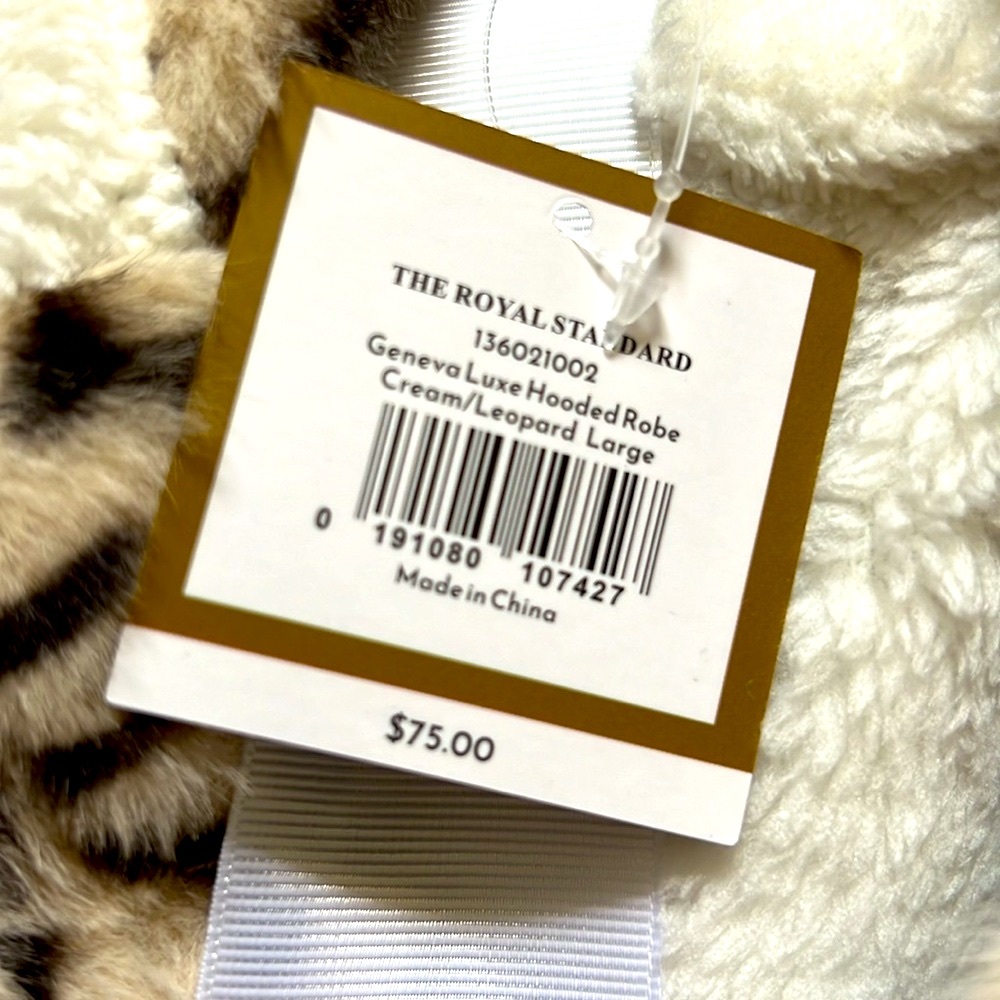 Royal Standard Hooded Robe - Picture 4 of 6